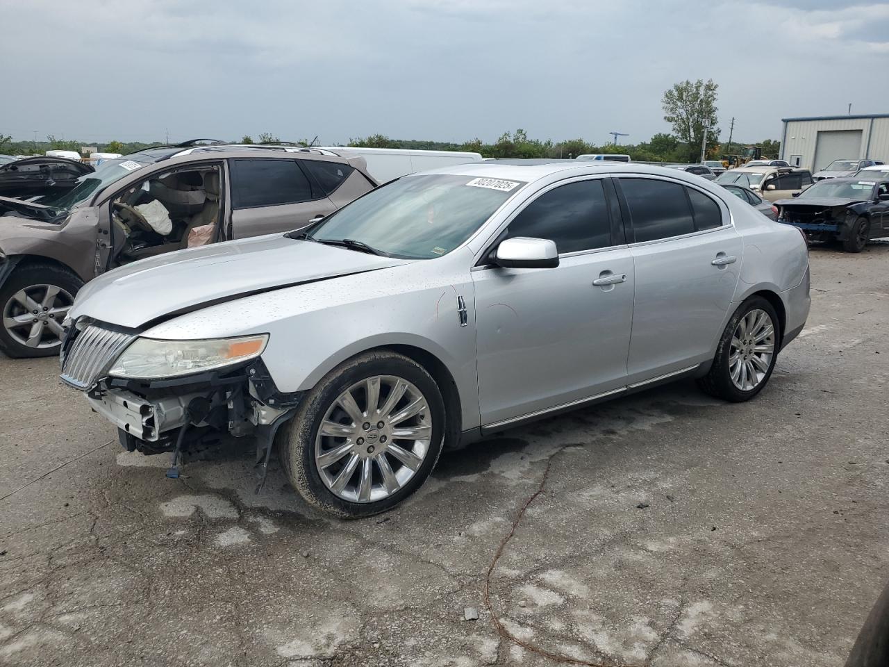 Lincoln MKS Image 1