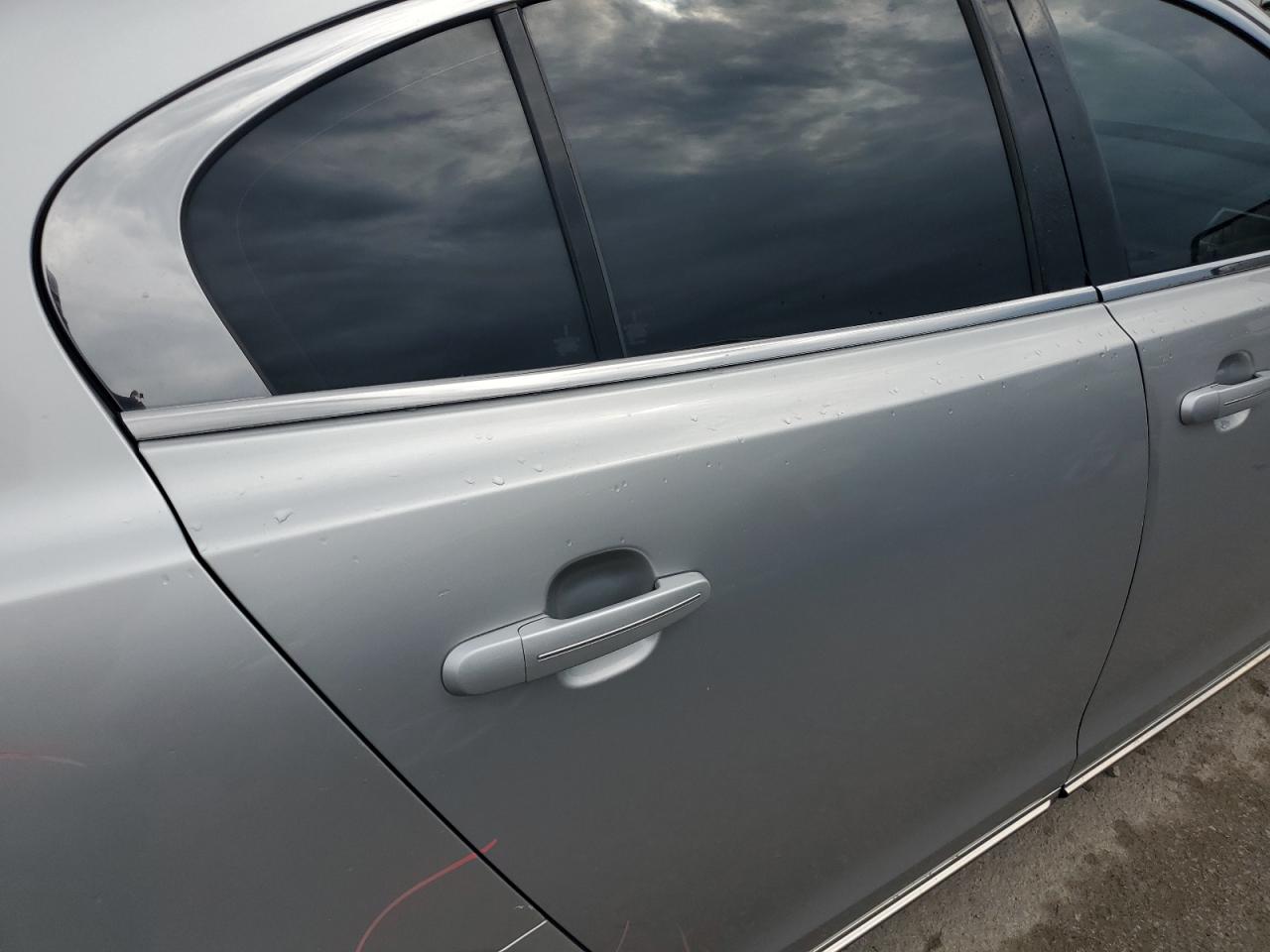 Lincoln MKS Image 10