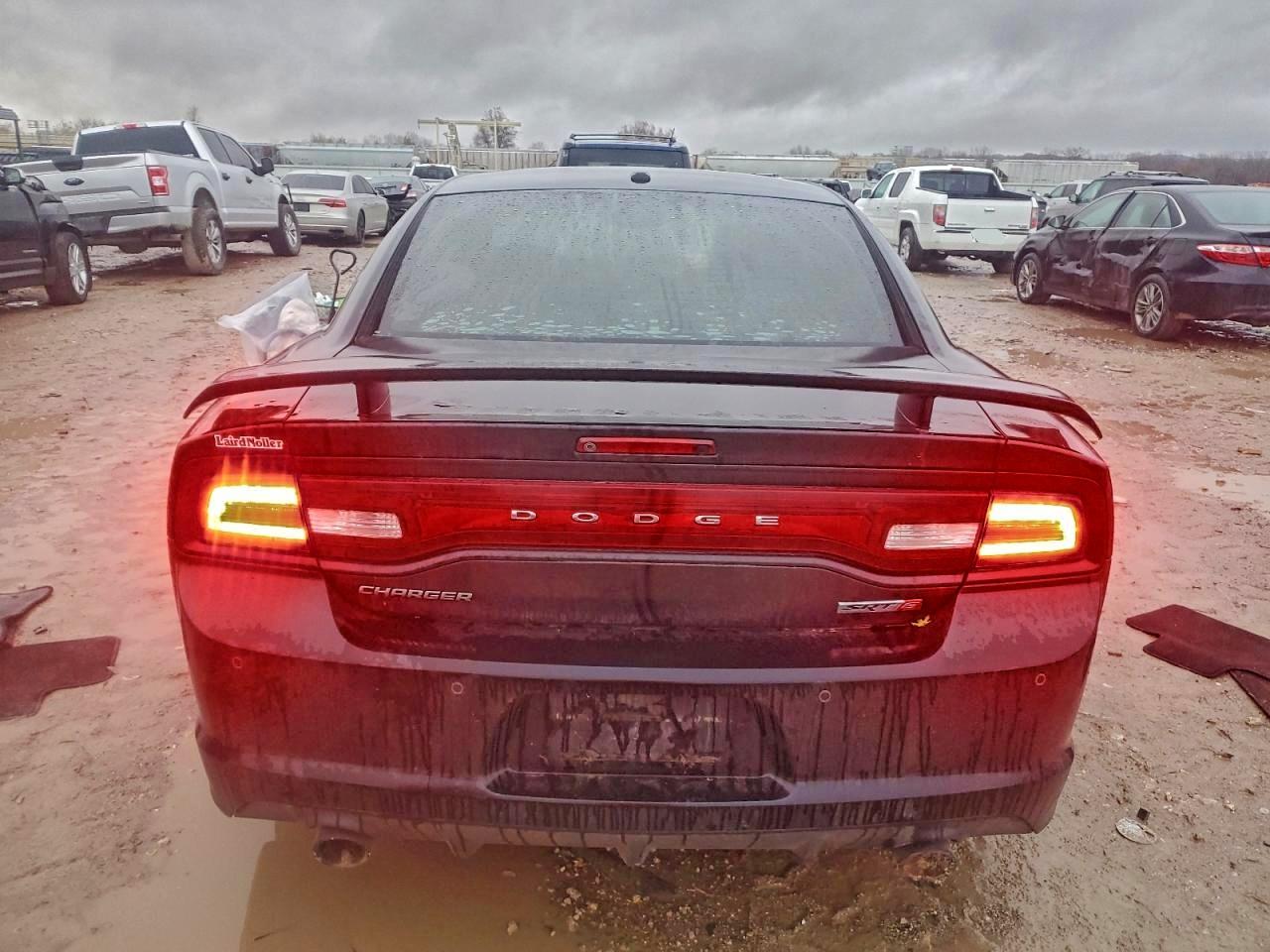 Dodge Charger Srt-8 Image 4