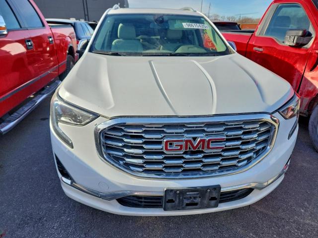 GMC Terrain Denali Image 11