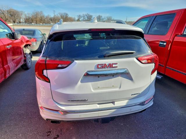 GMC Terrain Denali Image 6