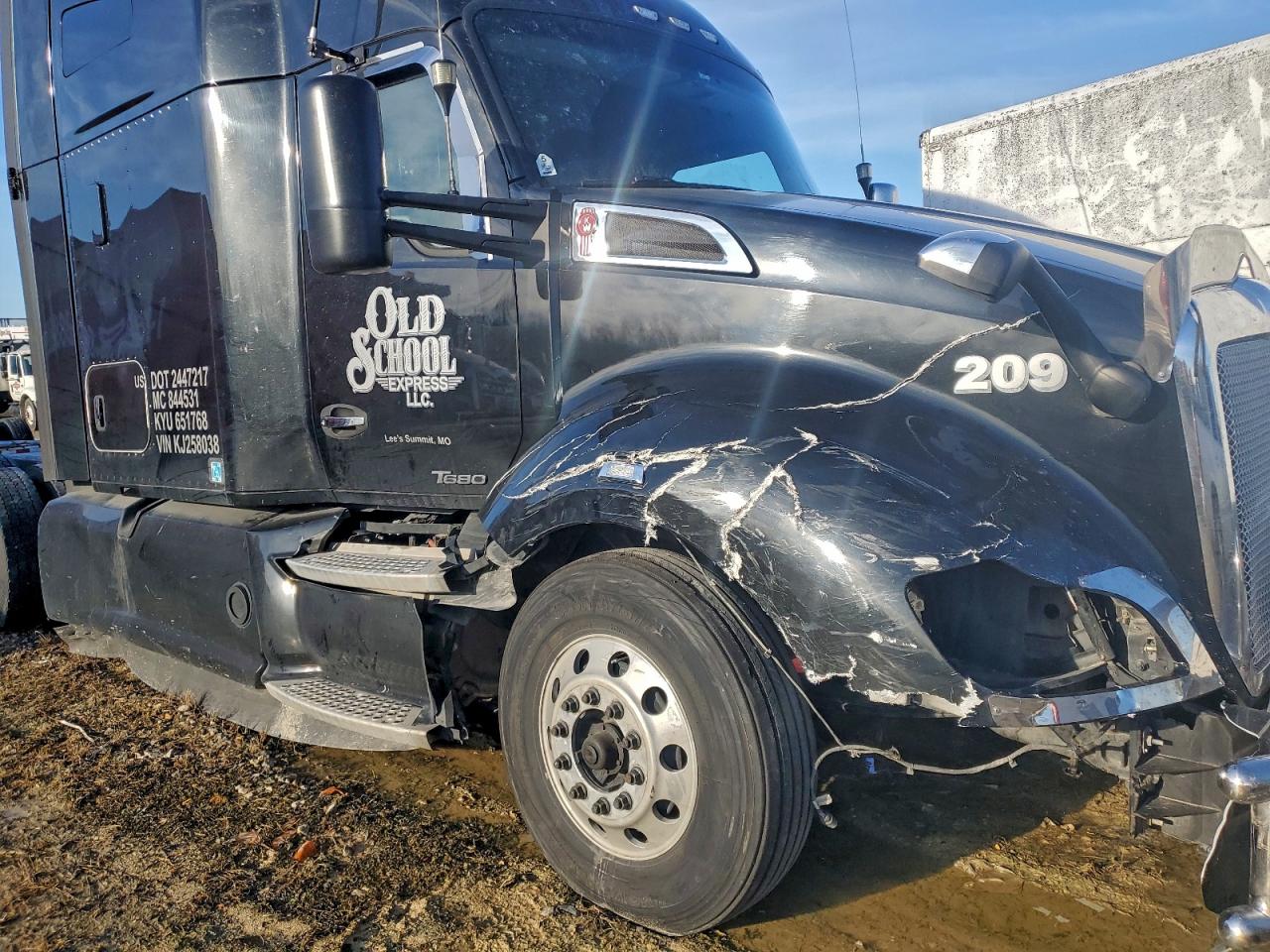 Kenworth Constructi T680 Image 10