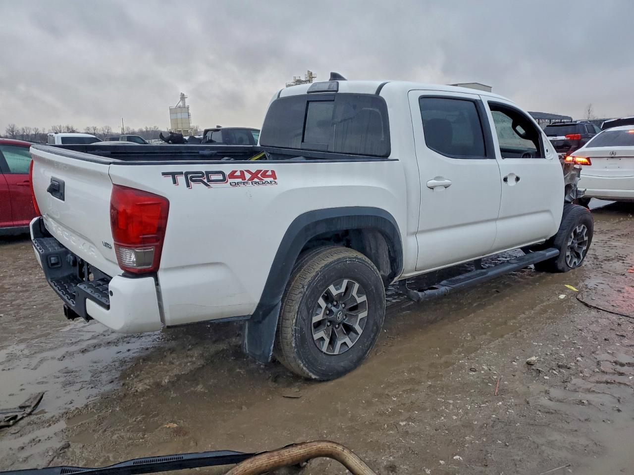 Toyota Tacoma Double Cab Image 2