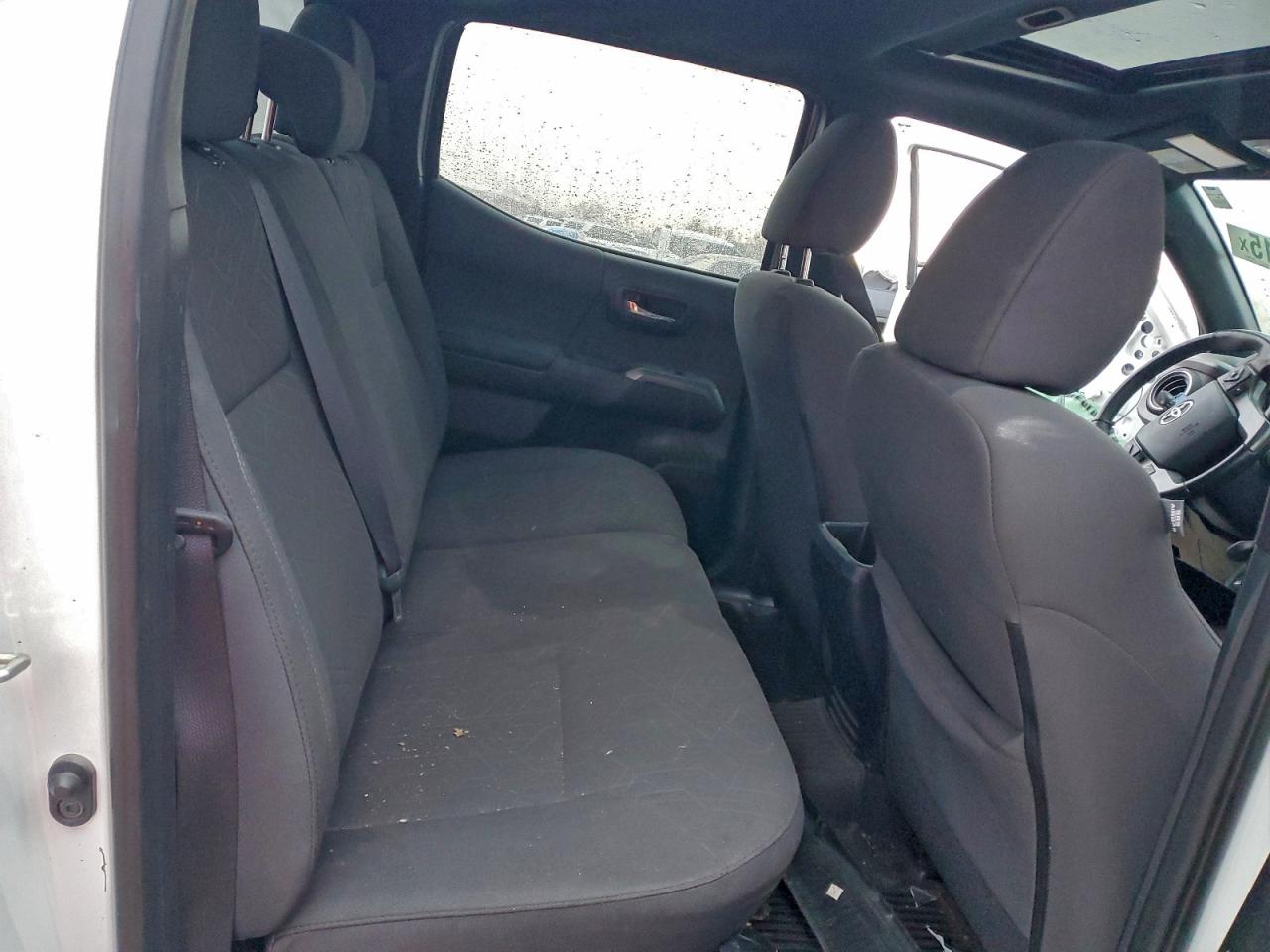 Toyota Tacoma Double Cab Image 9