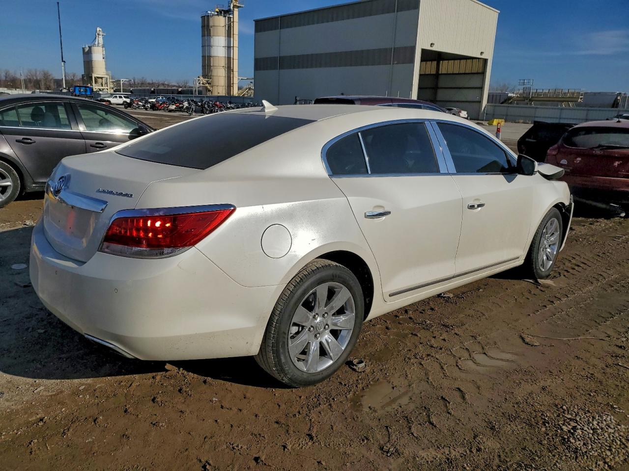 Buick LaCrosse Premium Image 2