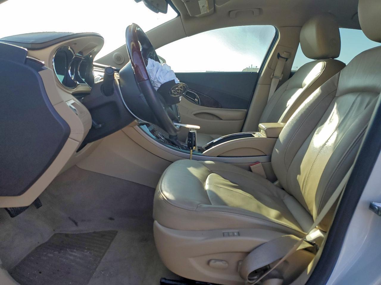 Buick LaCrosse Premium Image 12