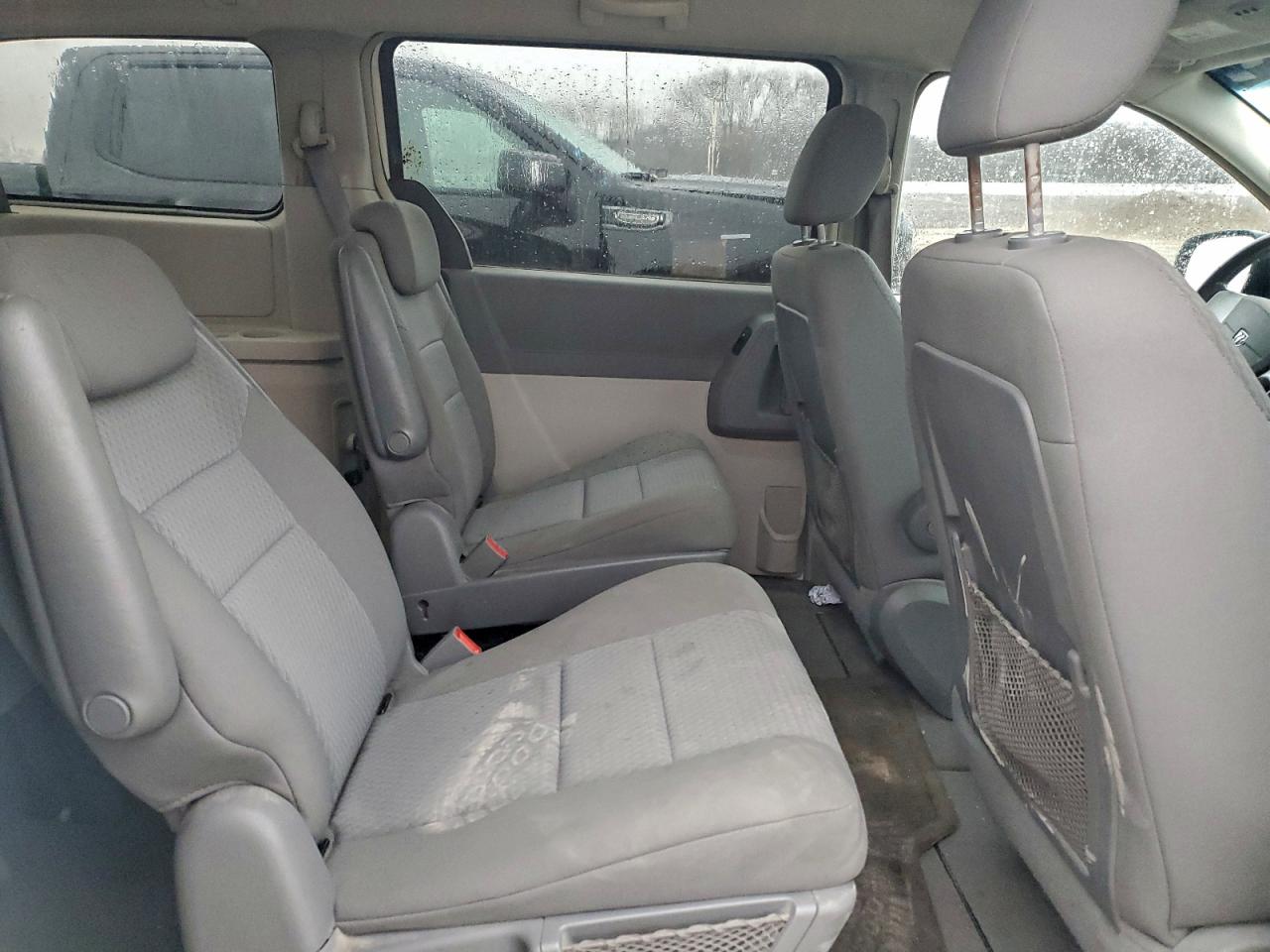 Dodge Caravan Sxt Image 8