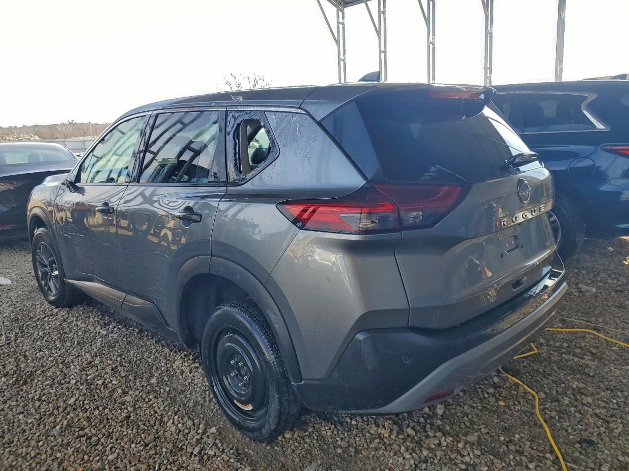 Nissan Rogue S Image 7