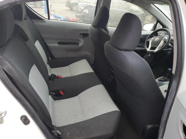 Toyota Prius Image 10