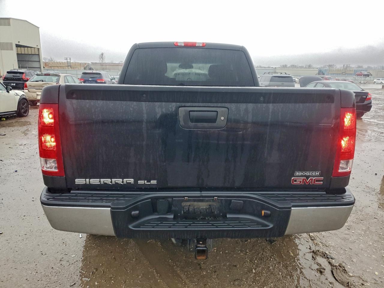 GMC Sierra K1500 Sle Image 2