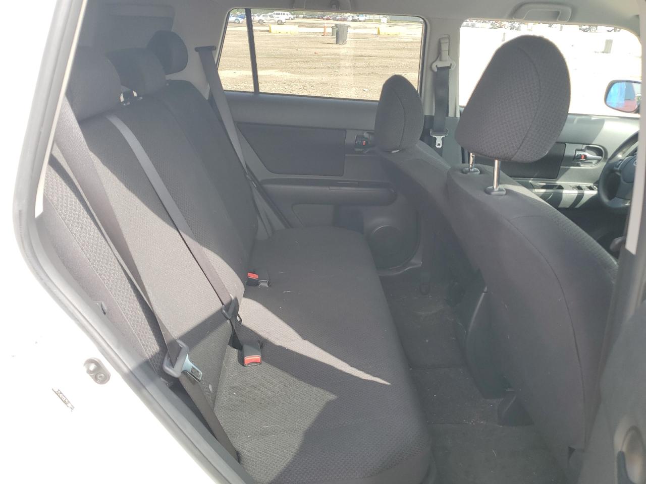 Toyota Scion Xb Image 12