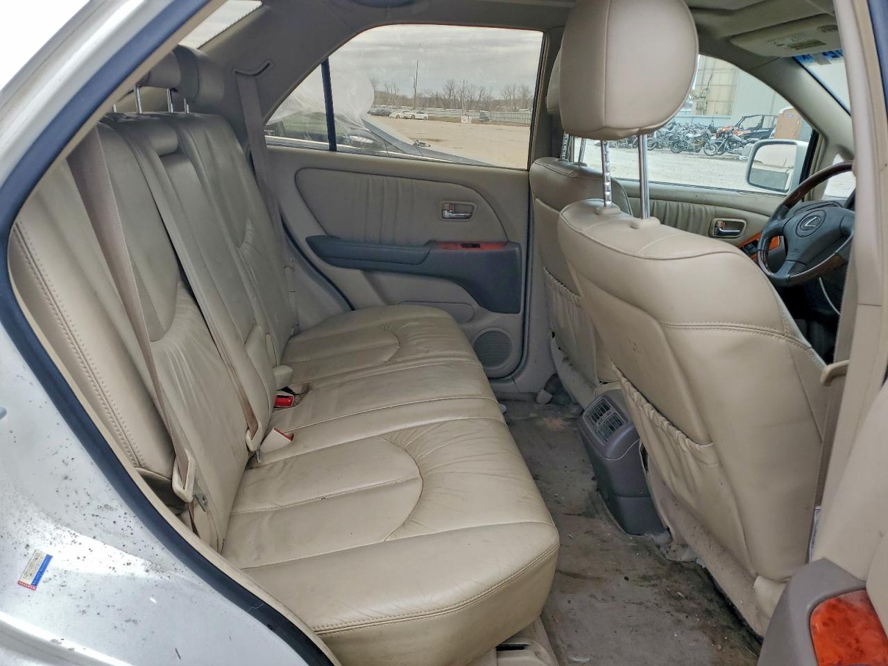 Lexus RX 300 Image 8