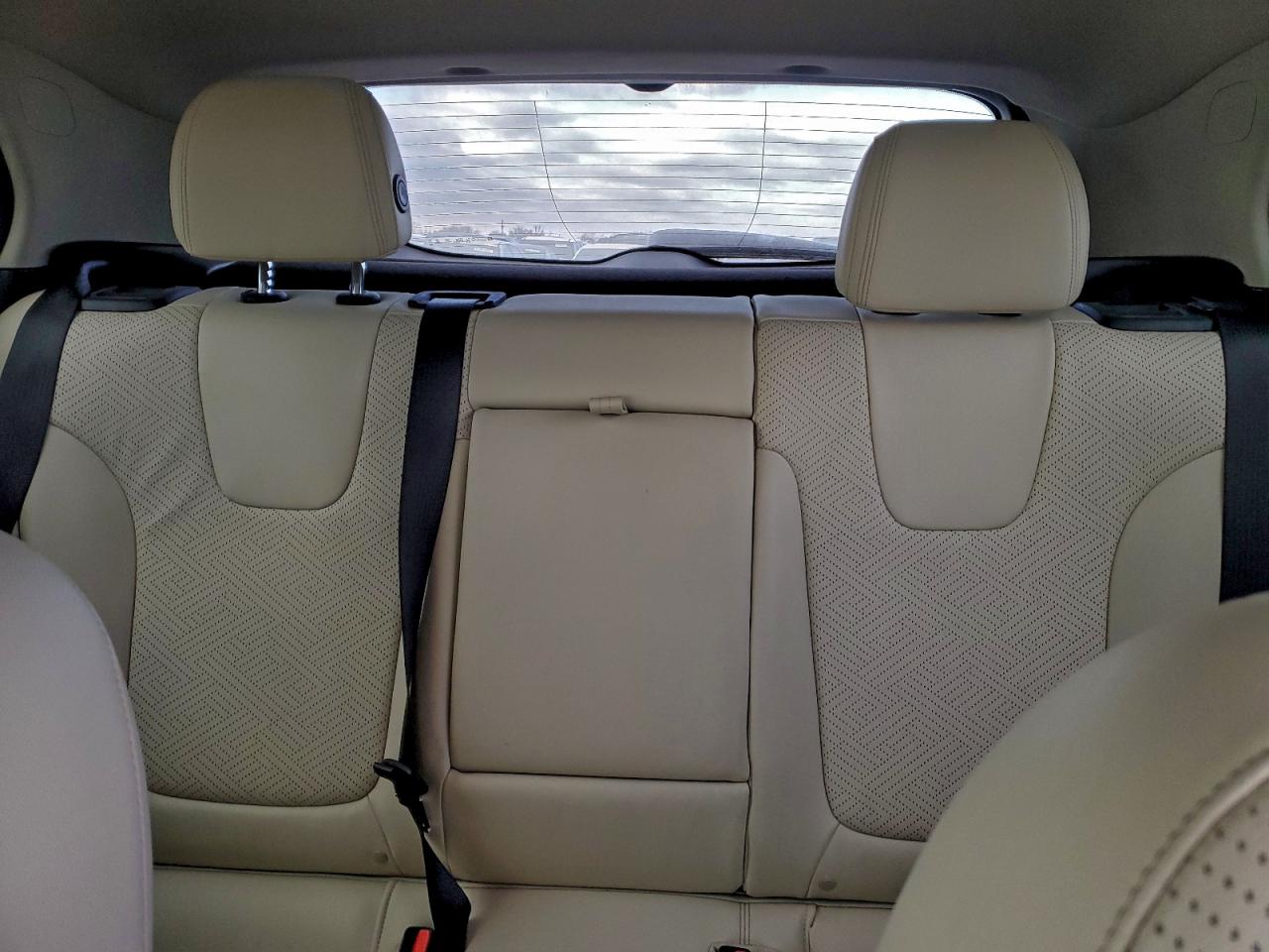 Buick Encore Essence Image 10