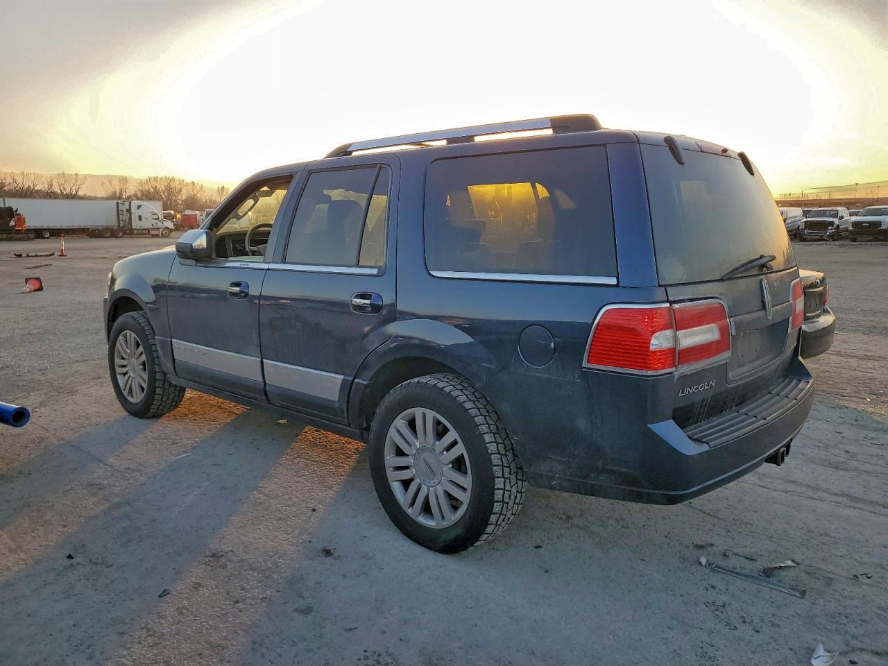 Lincoln Navigator Image 4