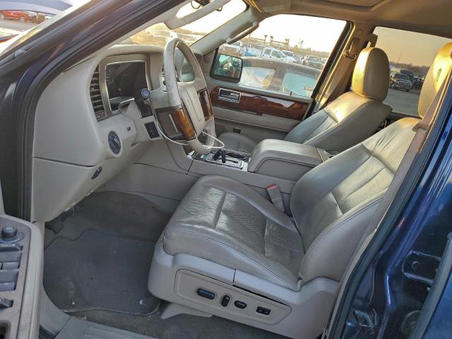 Lincoln Navigator Image 8