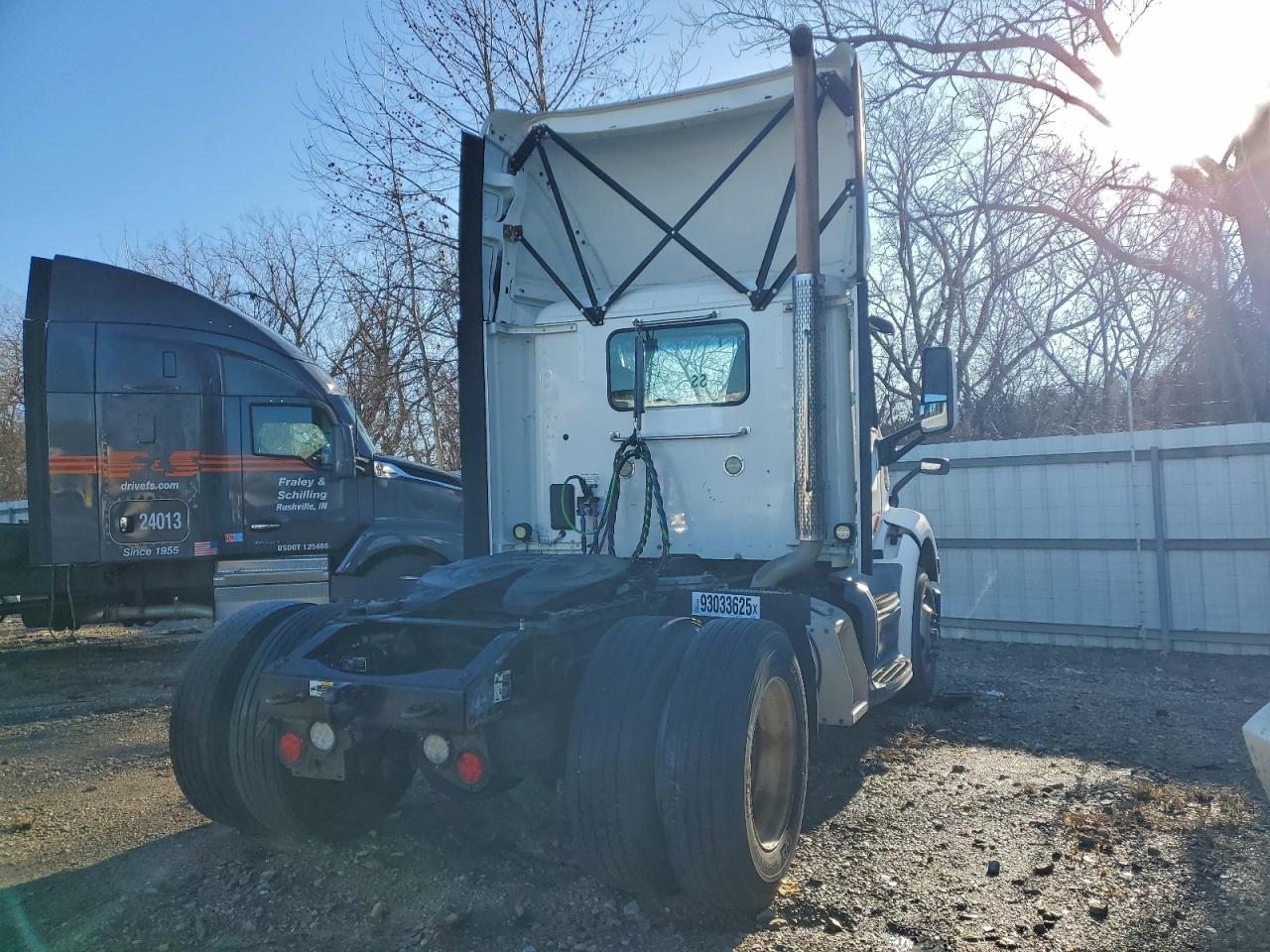 Peterbilt 579 Image 3