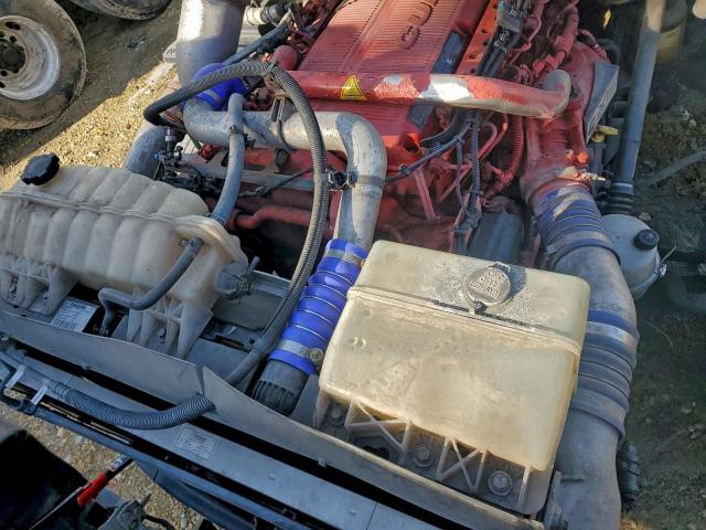 Peterbilt 579 Image 8