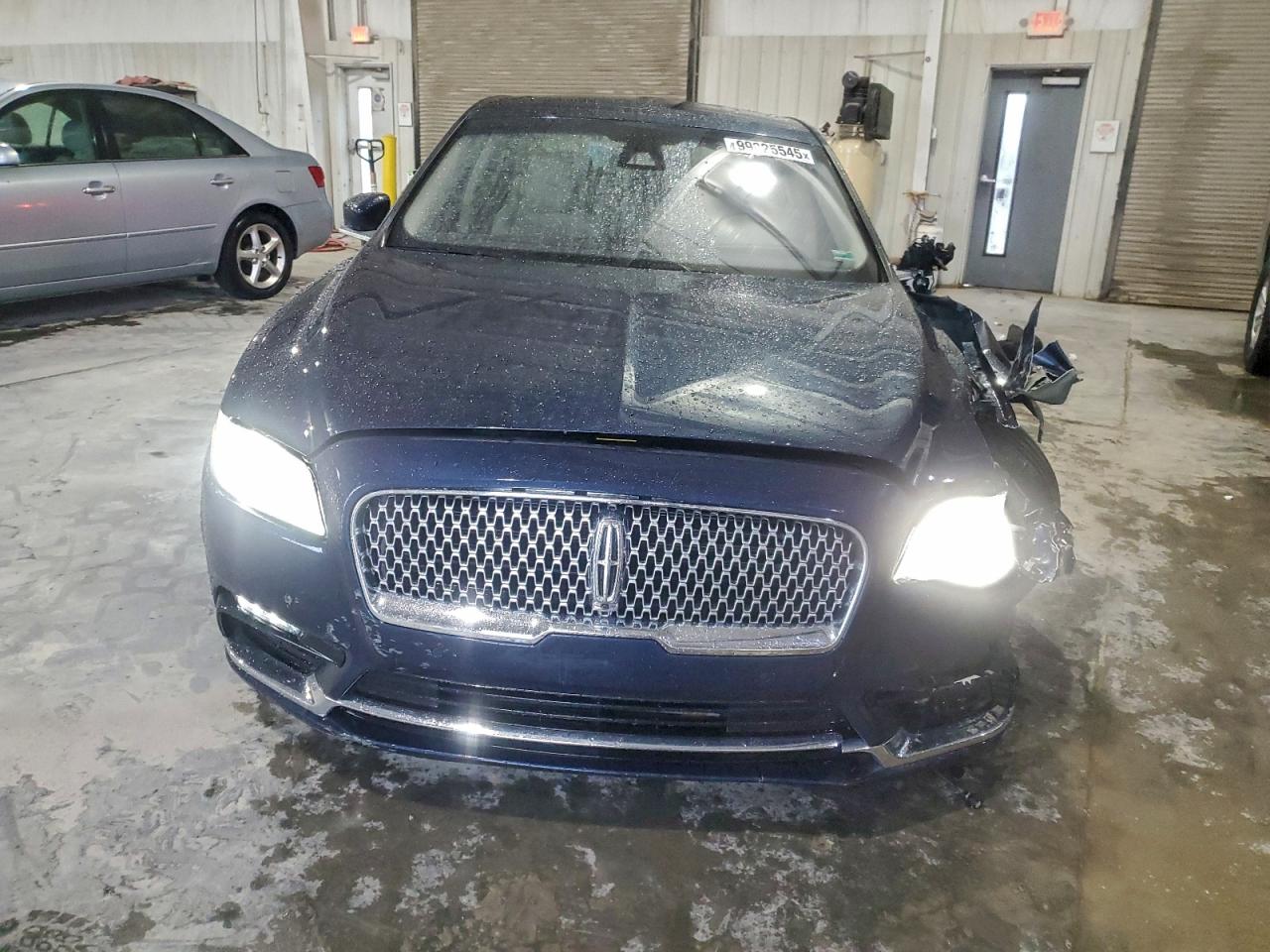 Lincoln Continental Reserve Image 9