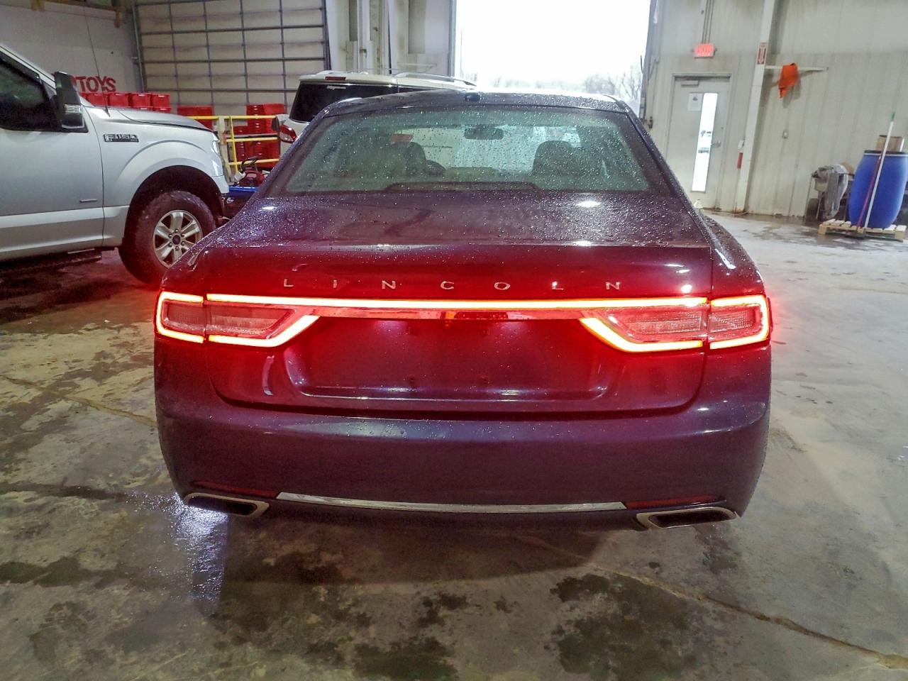 Lincoln Continental Reserve Image 10