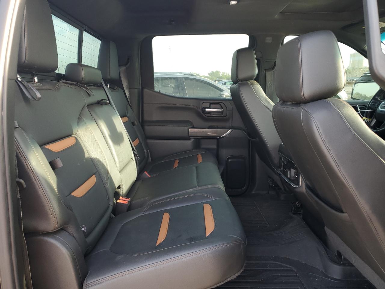 GMC Sierra K1500 At4 Image 2